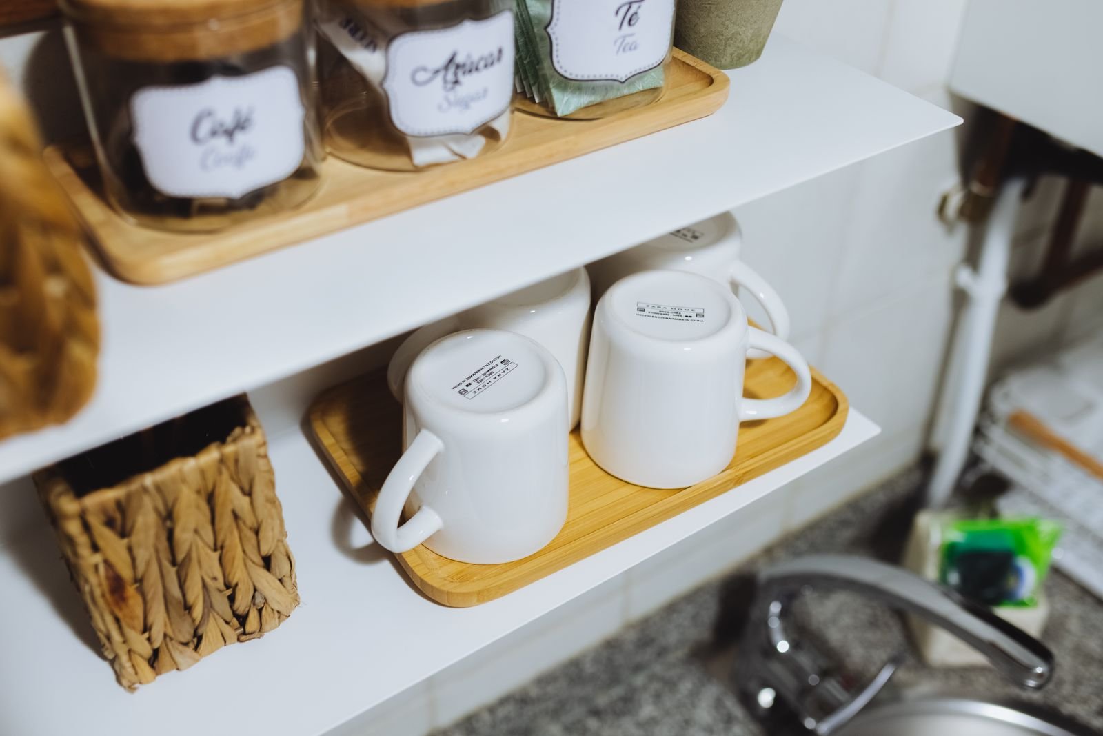 Vajilla y tazas - Apartamento Rector Cobos